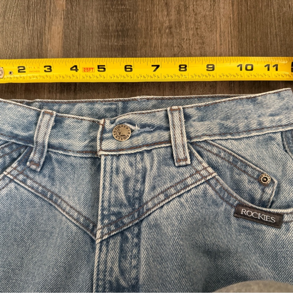 Rockies Authentic Vintage Light Blue Jeans with unique Mountain patch on back. - Picture 10 of 15